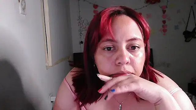 Snapshot of alexandraluv chatting on February 2026 03:04:02 AM alexandraluv online show from February 2026 03:04:02 AM