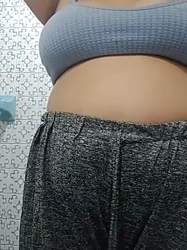 alexandraluv online show from October 2025 04:42:02 PM