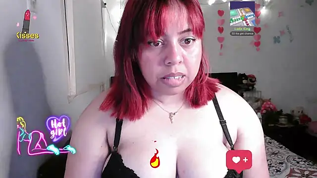 Snapshot of alexandraluv chatting on February 2026 01:45:01 AM alexandraluv online show from February 2026 01:45:01 AM