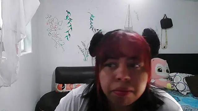 alexandraluv online show from October 2025 05:45:02 PM