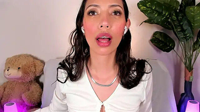 Miss veronicaa2 online show from May 2026 01:23:01 PM