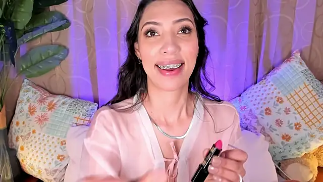 Snapshot of Miss_veronicaa2 chatting on June 2026 01:11:02 PM Miss veronicaa2 online show from June 2026 01:11:02 PM