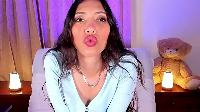 Snapshot of Miss_veronicaa2 chatting on February 2026 01:10:01 PM Miss veronicaa2 online show from February 2026 01:10:01 PM