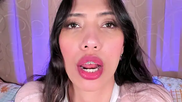 Snapshot of Miss_veronicaa2 chatting on June 2026 01:27:01 PM Miss veronicaa2 online show from June 2026 01:27:01 PM