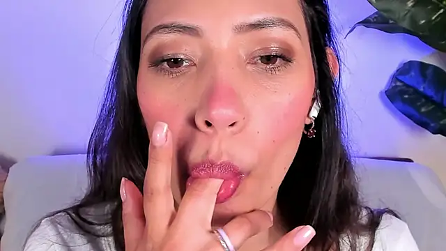 Miss veronicaa2 online show from May 2026 01:19:02 PM
