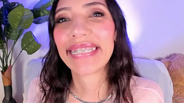 Miss veronicaa2 online show from April 2026 01:31:02 PM