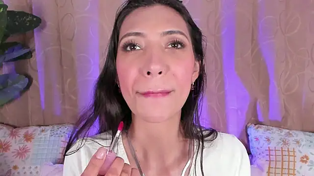 Snapshot of Miss_veronicaa2 chatting on July 2026 01:44:01 PM Miss veronicaa2 online show from July 2026 01:44:01 PM
