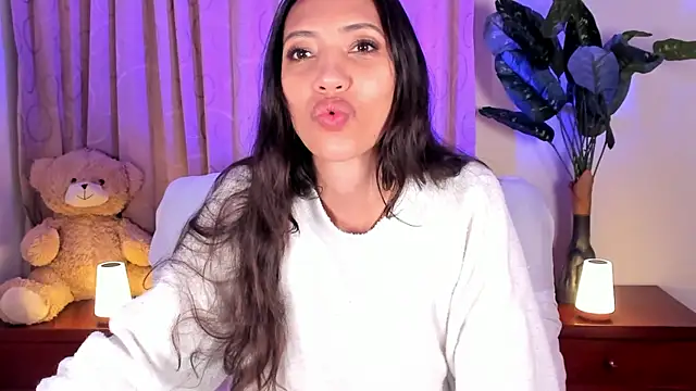 Snapshot of Miss_veronicaa2 chatting on February 2026 12:56:01 PM Miss veronicaa2 online show from February 2026 12:56:01 PM