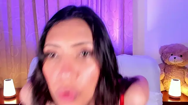 Snapshot of Miss_veronicaa2 chatting on February 2026 01:00:01 PM Miss veronicaa2 online show from February 2026 01:00:01 PM