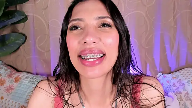 Snapshot of Miss_veronicaa2 chatting on June 2026 01:16:02 PM Miss veronicaa2 online show from June 2026 01:16:02 PM