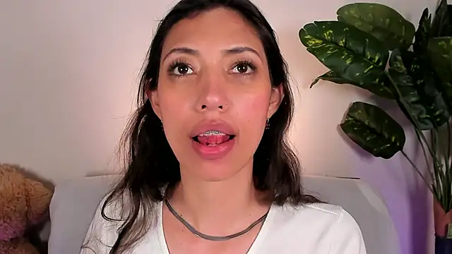 Miss veronicaa2 online show from May 2026 05:43:01 PM