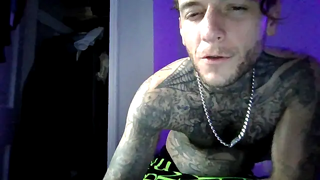 Snapshot of cruz815 chatting on November 2025 03:24:01 PM cruz815 online show from November 2025 03:24:01 PM