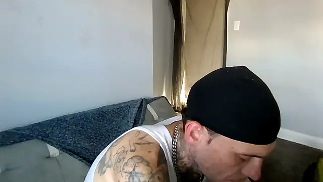 Snapshot of cruz815 chatting on November 2025 08:13:01 PM cruz815 online show from November 2025 08:13:01 PM