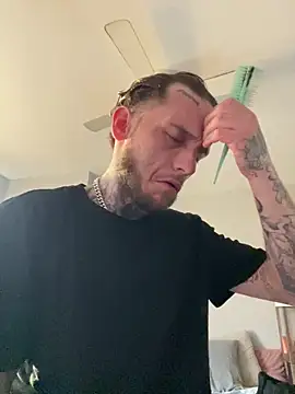 cruz815 online show from April 2026 10:50:01 PM