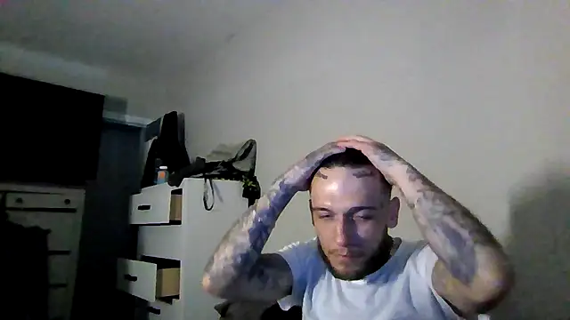 cruz815 online show from April 2026 05:19:02 AM