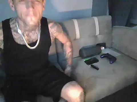 Snapshot of cruz815 chatting on November 2025 07:14:01 PM cruz815 online show from November 2025 07:14:01 PM