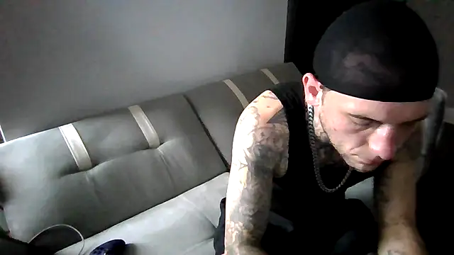 Snapshot of cruz815 chatting on November 2025 06:41:02 PM cruz815 online show from November 2025 06:41:02 PM