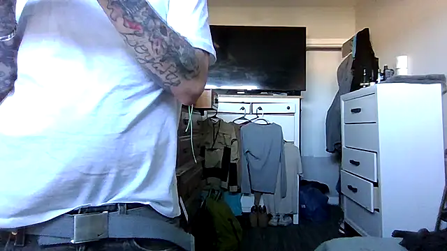 cruz815 online show from April 2026 10:33:02 PM