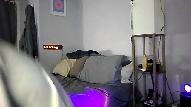Snapshot of cruz815 chatting on May 2026 02:52:01 AM cruz815 online show from May 2026 02:52:01 AM