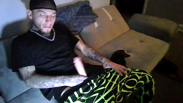 Snapshot of cruz815 chatting on November 2025 10:30:01 AM cruz815 online show from November 2025 10:30:01 AM