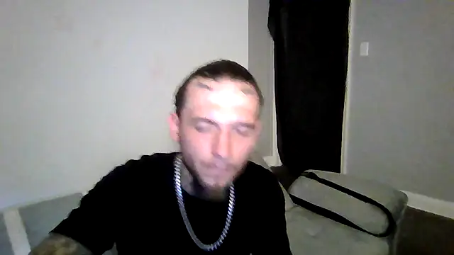 Snapshot of cruz815 chatting on November 2025 10:26:02 PM cruz815 online show from November 2025 10:26:02 PM