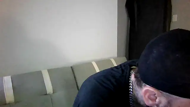 cruz815 online show from October 2025 04:50:01 PM