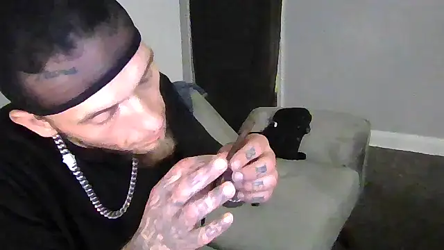 Snapshot of cruz815 chatting on November 2025 12:03:02 AM cruz815 online show from November 2025 12:03:02 AM