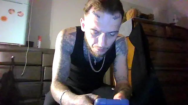 cruz815 online show from April 2026 01:42:02 AM