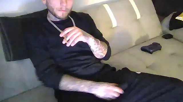 Snapshot of cruz815 chatting on December 2025 08:50:01 PM cruz815 online show from December 2025 08:50:01 PM