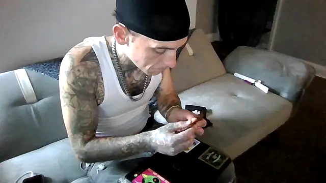 Snapshot of cruz815 chatting on November 2025 08:34:01 PM cruz815 online show from November 2025 08:34:01 PM