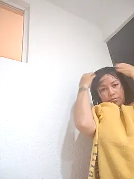 Snapshot of KellyPerlaxxx chatting on November 2025 05:13:02 PM KellyPerlaxxx online show from November 2025 05:13:02 PM