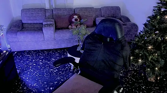 Dylan Milk online show from December 2025 12:32:01 AM