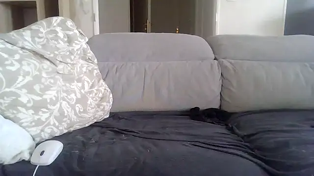 Snapshot of Zer_oki chatting on March 2026 08:18:02 AM Zer oki online show from March 2026 08:18:02 AM