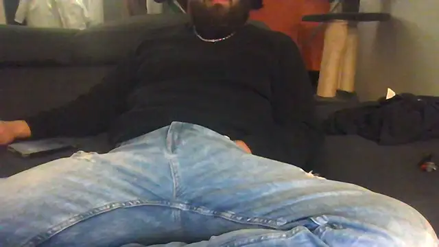 Snapshot of Zer_oki chatting on March 2025 10:28:02 PM Zer oki online show from March 2025 10:28:02 PM