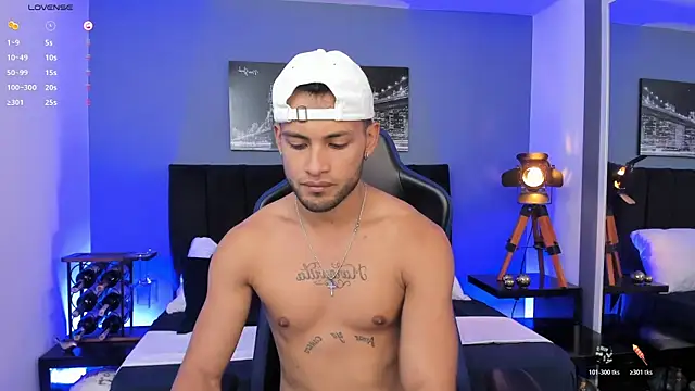 Max Conor1 online show from December 2025 10:54:02 PM