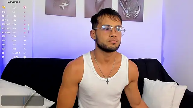 Snapshot of Max_Conor1 chatting on December 2025 01:32:02 PM Max Conor1 online show from December 2025 01:32:02 PM