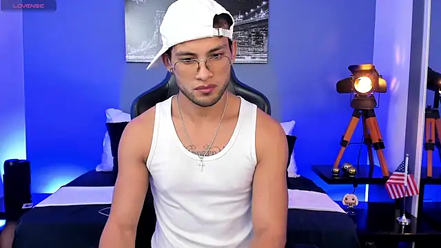 Max Conor1 online show from April 2026 03:02:01 AM