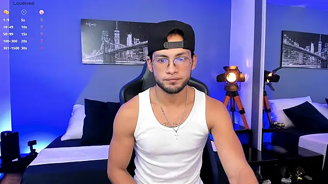 Max Conor1 online show from May 2026 11:28:01 AM