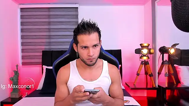 Snapshot of Max_Conor1 chatting on March 2025 11:18:02 AM Max Conor1 online show from March 2025 11:18:02 AM