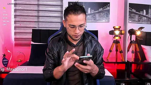 Snapshot of Max_Conor1 chatting on March 2025 11:22:02 AM Max Conor1 online show from March 2025 11:22:02 AM