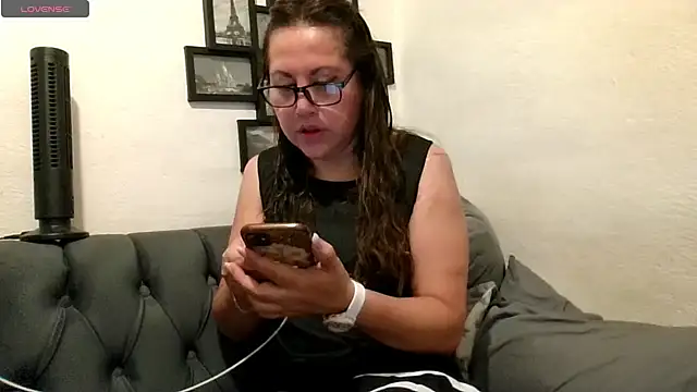 MirandaLatinaLovely online show from May 2026 05:53:02 PM