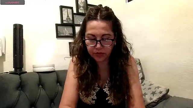 MirandaLatinaLovely online show from May 2026 05:16:02 PM