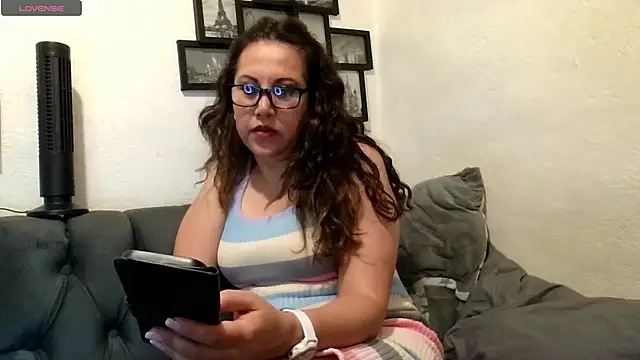 MirandaLatinaLovely online show from May 2026 05:15:02 AM