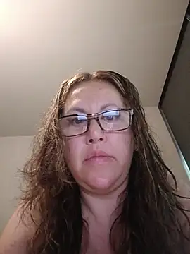 MirandaLatinaLovely online show from June 2026 05:52:01 PM