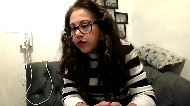 MirandaLatinaLovely online show from January 2026 05:53:01 PM