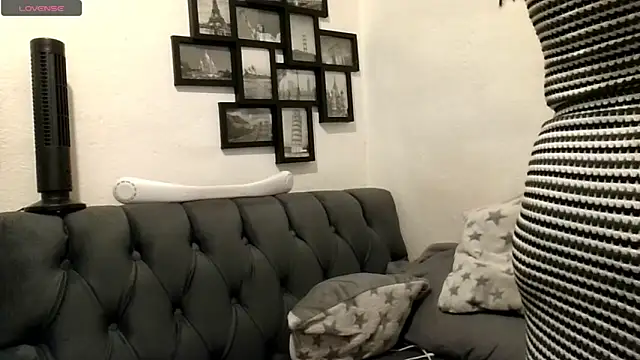 MirandaLatinaLovely online show from April 2026 05:17:01 PM