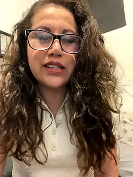 MirandaLatinaLovely online show from December 2025 06:07:01 AM