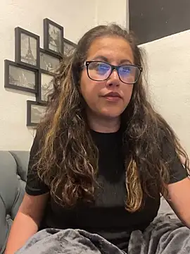 MirandaLatinaLovely online show from December 2025 03:39:02 AM