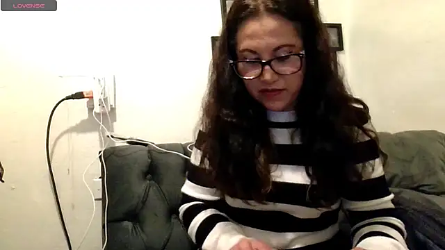 MirandaLatinaLovely online show from December 2025 06:12:01 PM