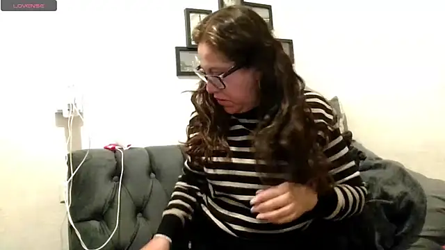 MirandaLatinaLovely online show from February 2026 04:18:01 PM